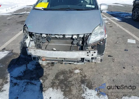 2015 Toyota Prius Two z USA, uszkodzony, nr VIN JTDKN3DU6F0457462